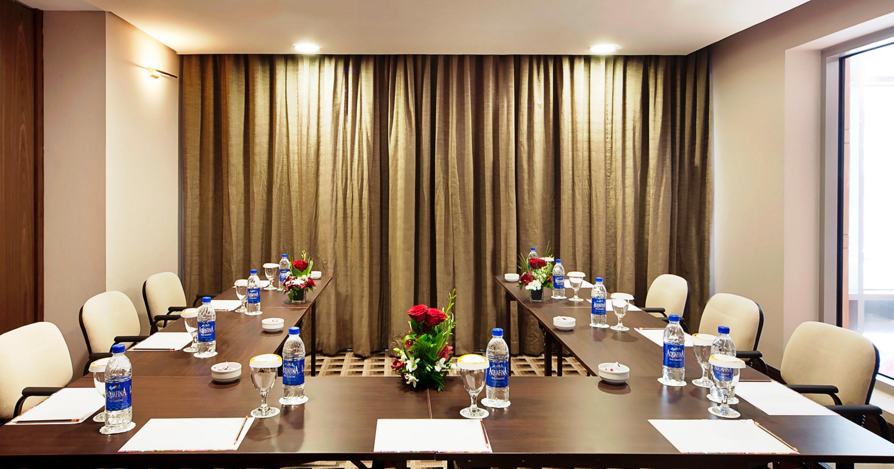 Oaks Liwa Executive Suites Abou Dabi Extérieur photo